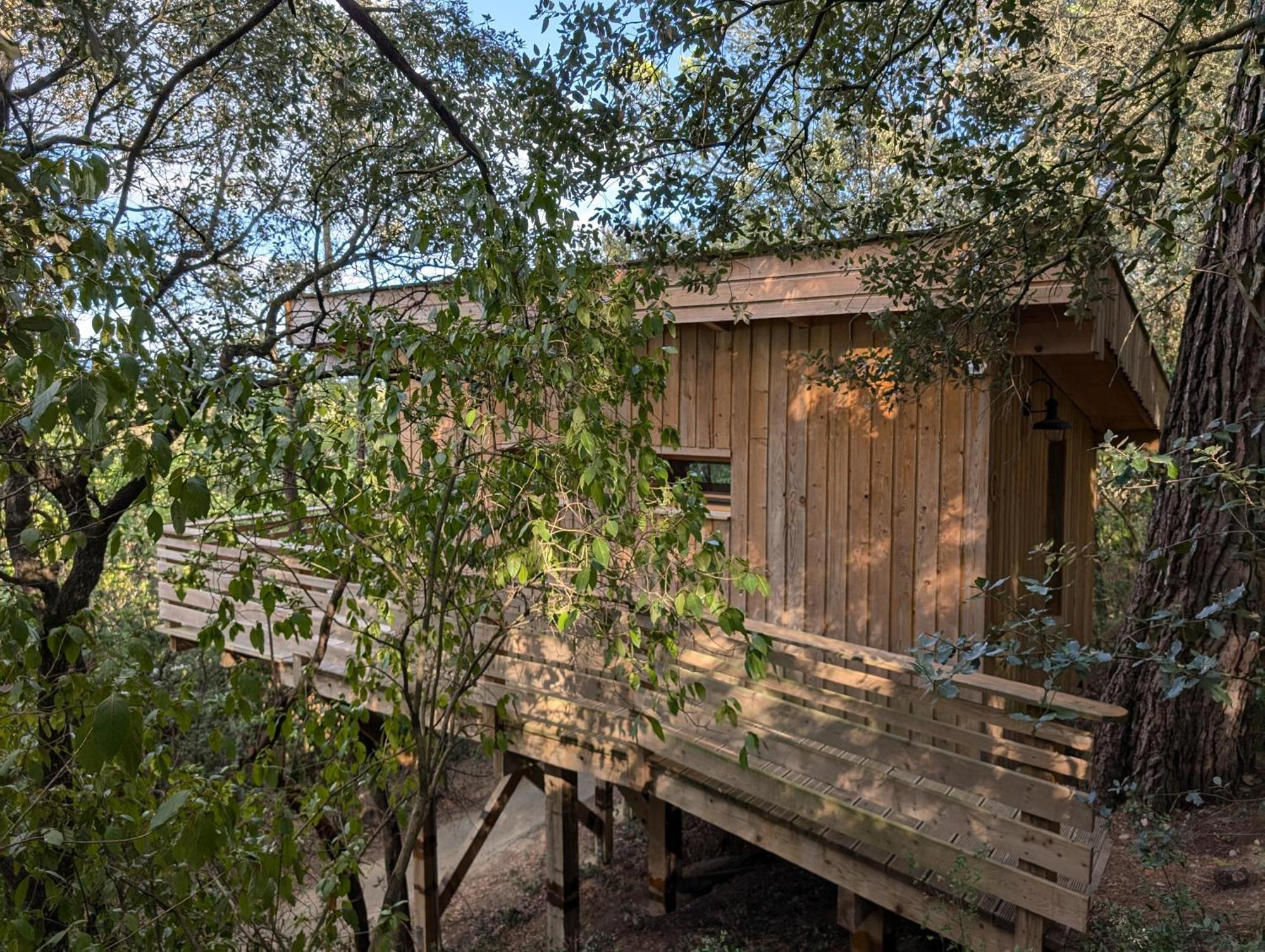 Les Cabanes Dans Les Bois Logis Hotel Villedubert Exterior photo